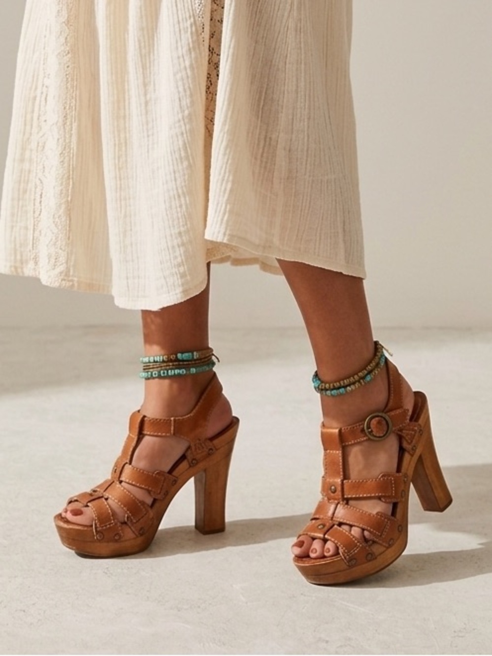 FRYE Cognac Brown Leather Dara T-Strap Studded Wooden Platform Clog Heels 7M